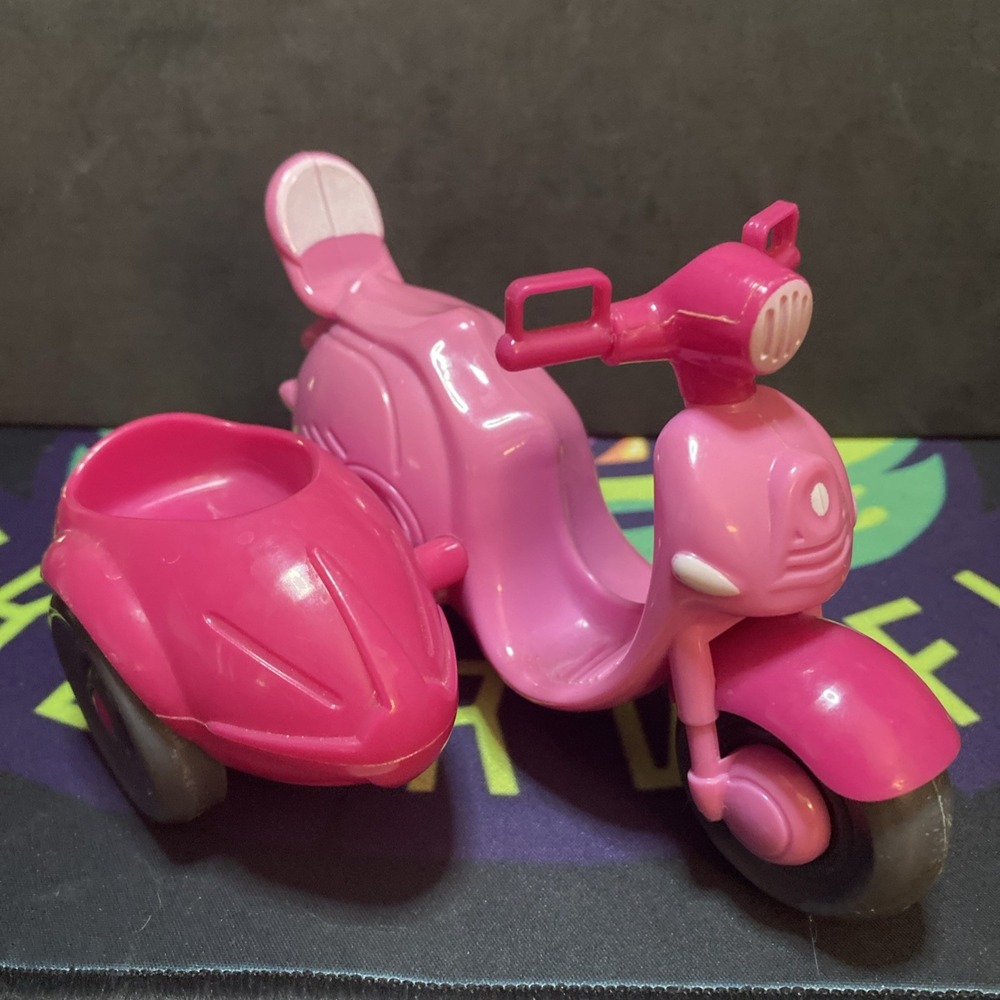 Simba Evi Love Scooter Pink And Tourquoise With Sidecar 4.5 in Dolls (Chelsea)
